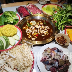 谁懂啊！泸州这锅老坛泡椒鸡，我连汤汁都能炫3碗饭